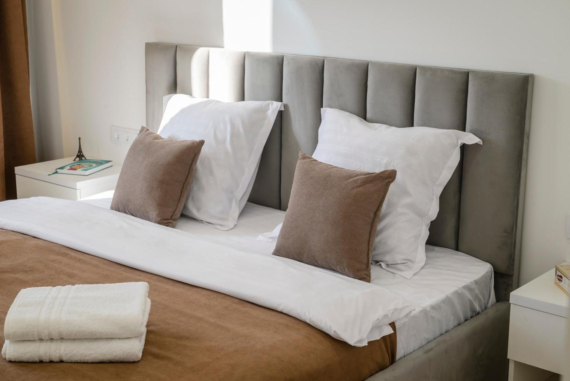 Five Business-Class Rooms In R-House Near Mega Center Almaty Exterior foto