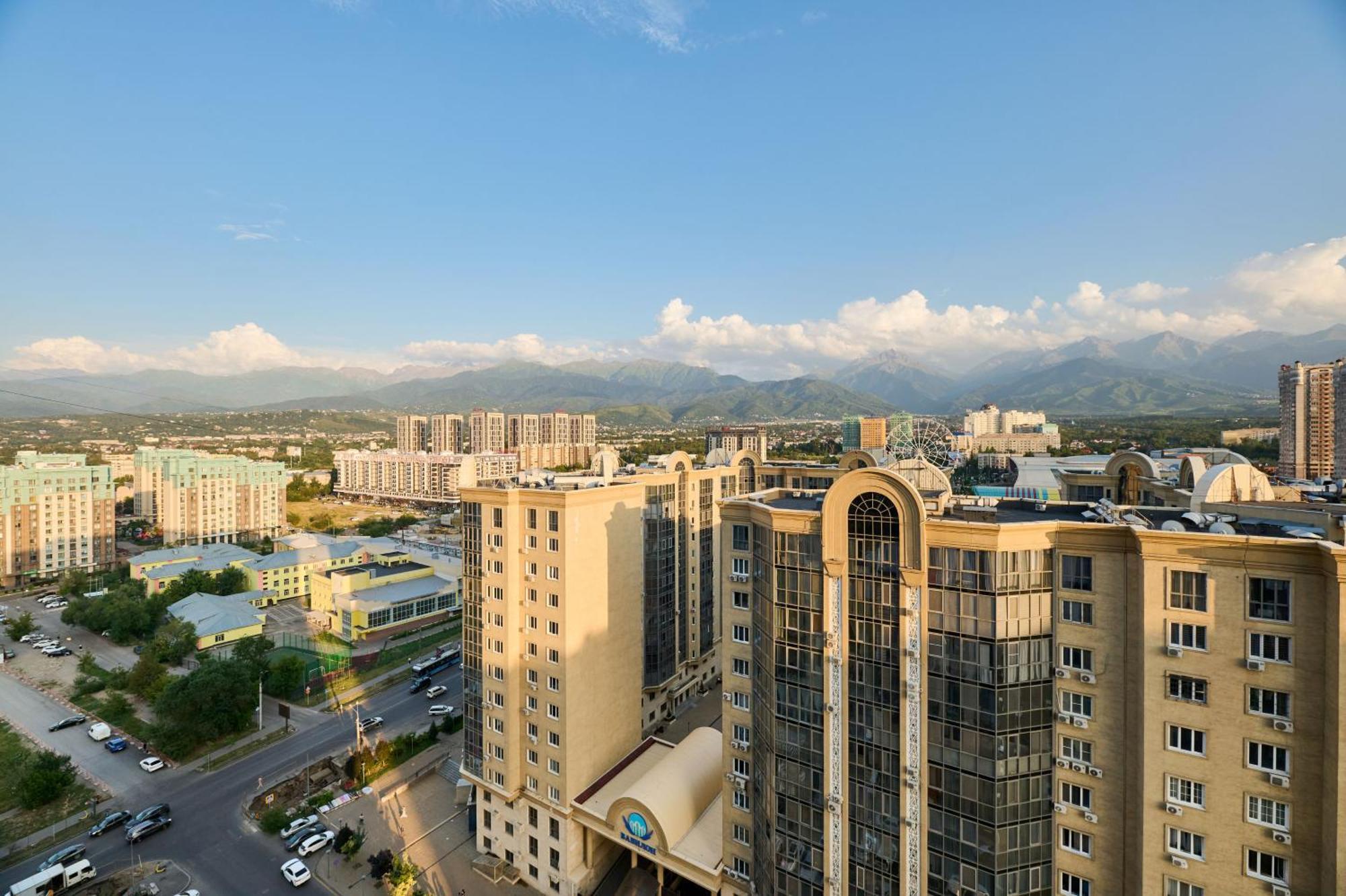 Five Business-Class Rooms In R-House Near Mega Center Almaty Exterior foto
